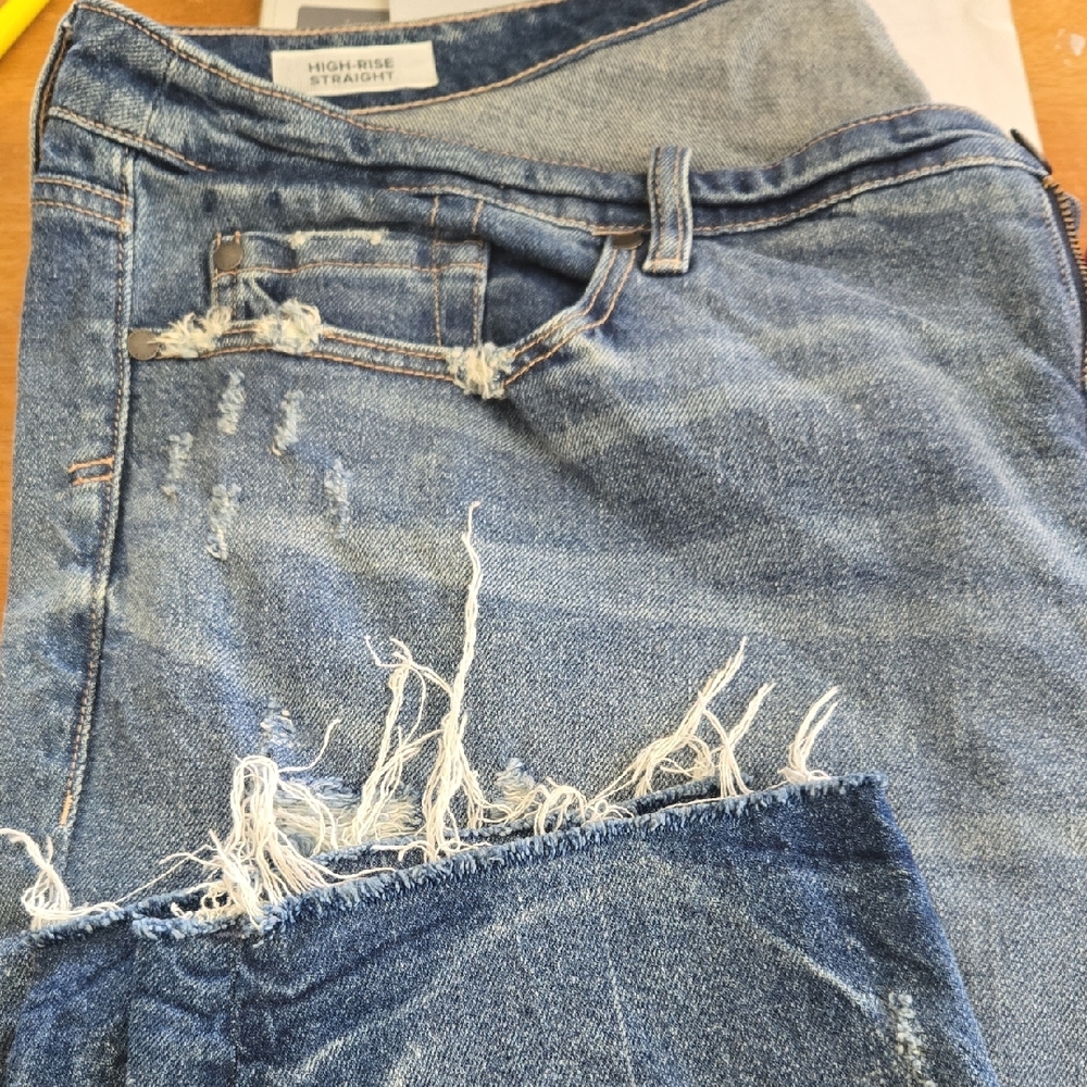 High-Rise Straight Distressed Jeans in Medium Blue